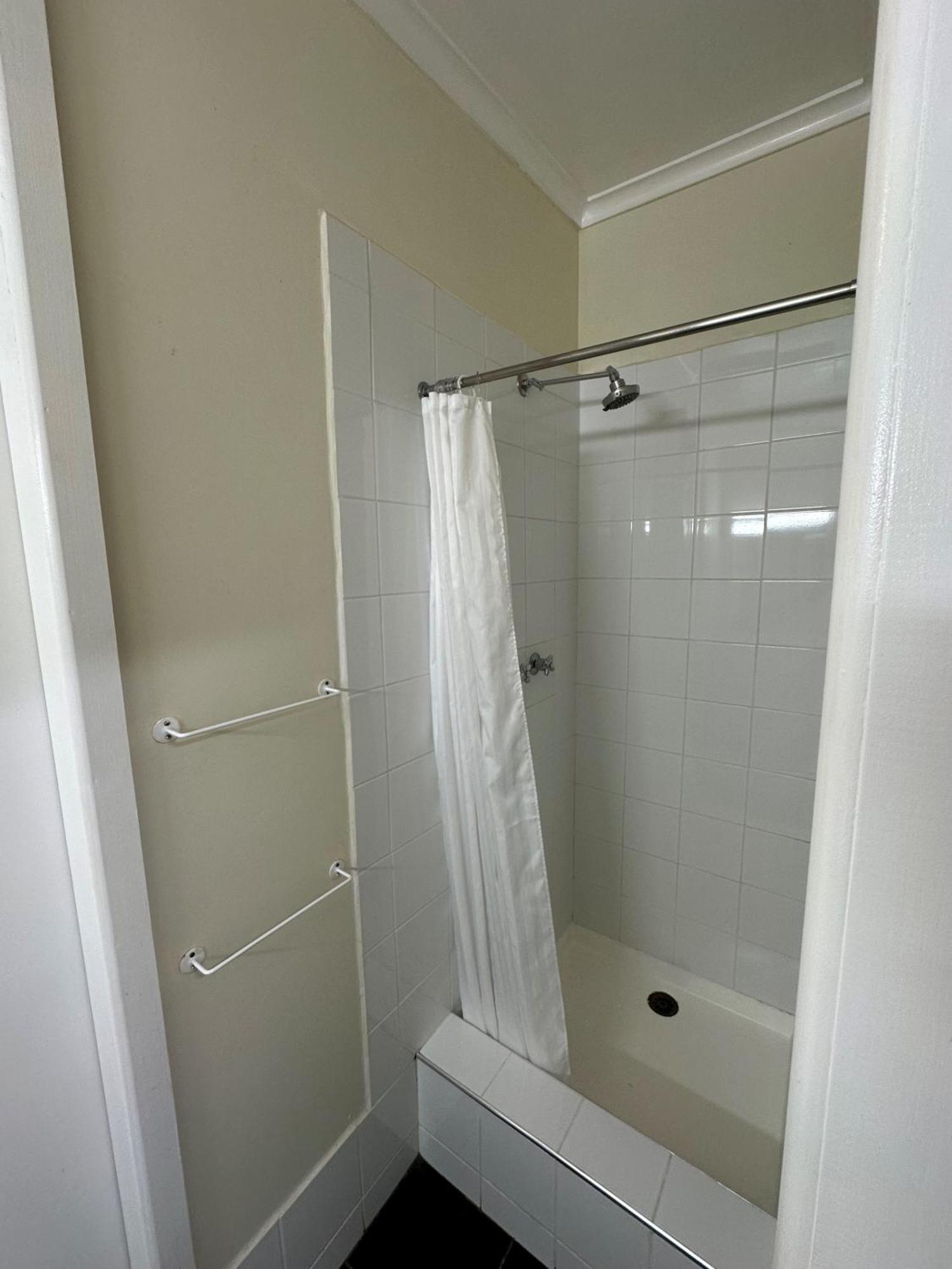 The Silver Bream Motel & Self Contained Units مالكوتا المظهر الخارجي الصورة